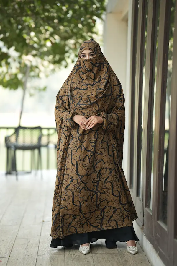 Prayer Long Khimar Collection Gold Print