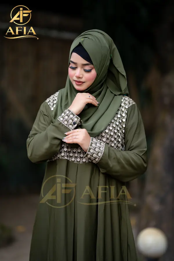 Simple Queen’s Elegance Borka - Olive
